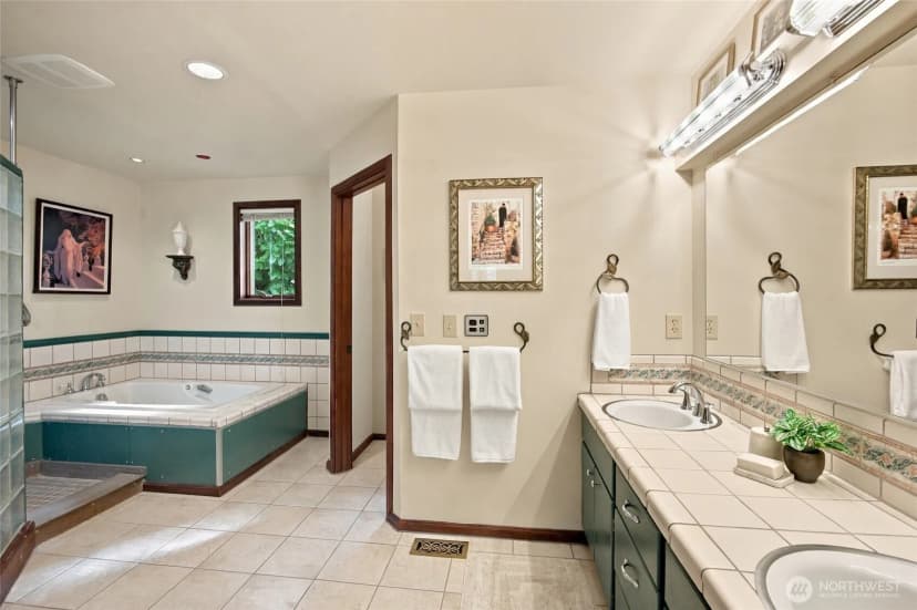 Property photo for 8025 45th Avenue Ne, Seattle photo 18