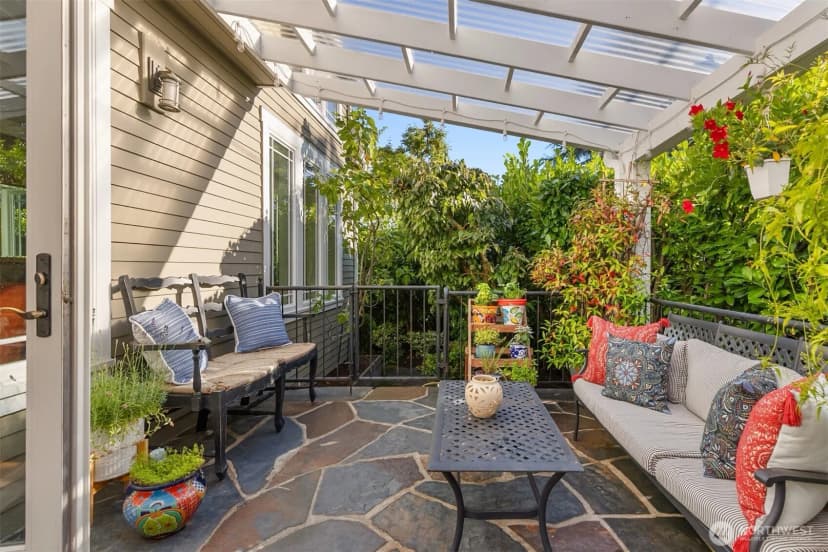 Property photo for 284 Wood Avenue Sw, Bainbridge Island photo 9