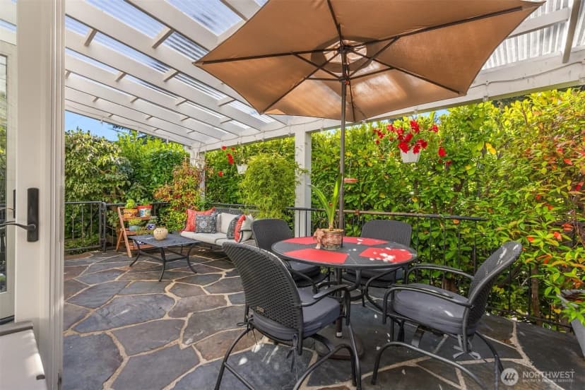 Property photo for 284 Wood Avenue Sw, Bainbridge Island photo 8
