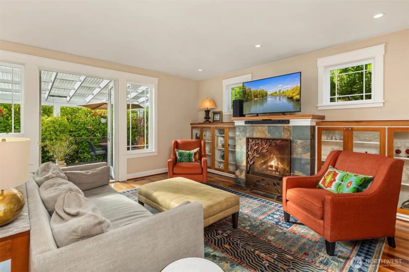 Property photo for 284 Wood Avenue Sw, Bainbridge Island photo 4