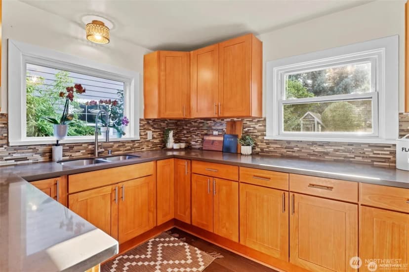 Property photo for 11237 84th Avenue S, Seattle photo 13