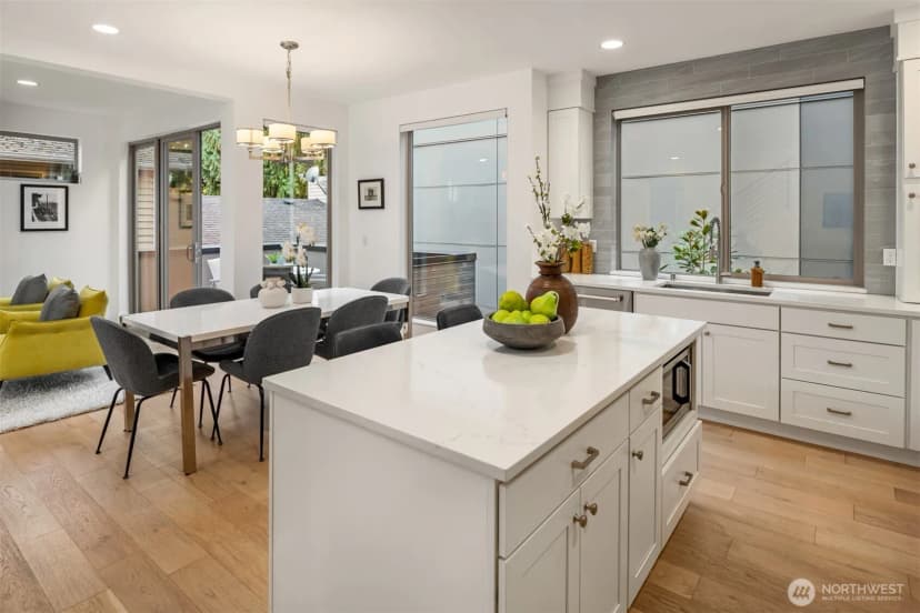 Property photo for 5634 Fauntleroy Way Sw #b, Seattle photo 12