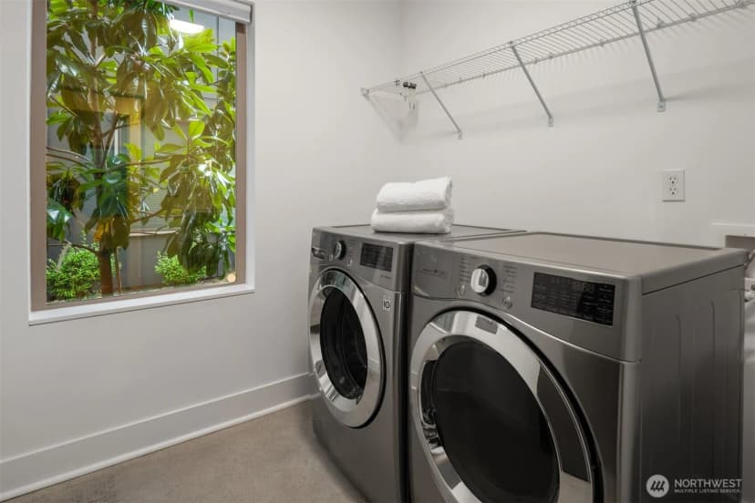 Property photo for 5634 Fauntleroy Way Sw #b, Seattle photo 24