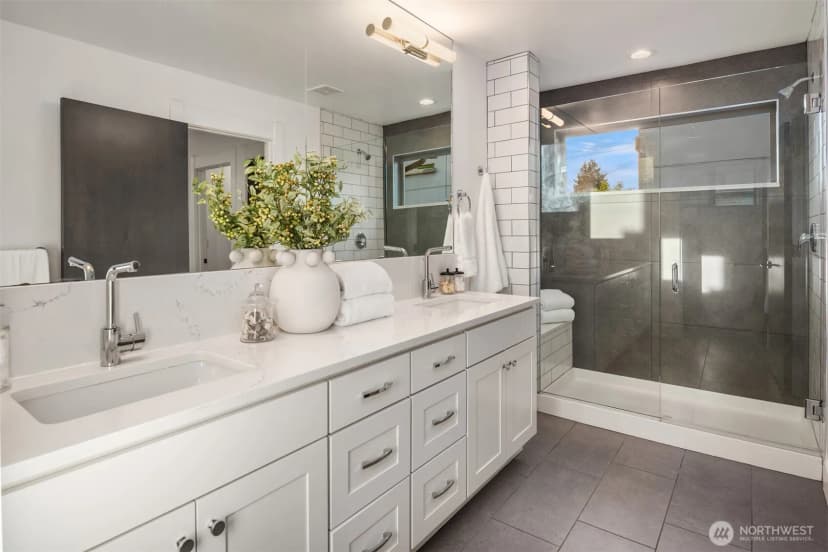 Property photo for 5634 Fauntleroy Way Sw #b, Seattle photo 19