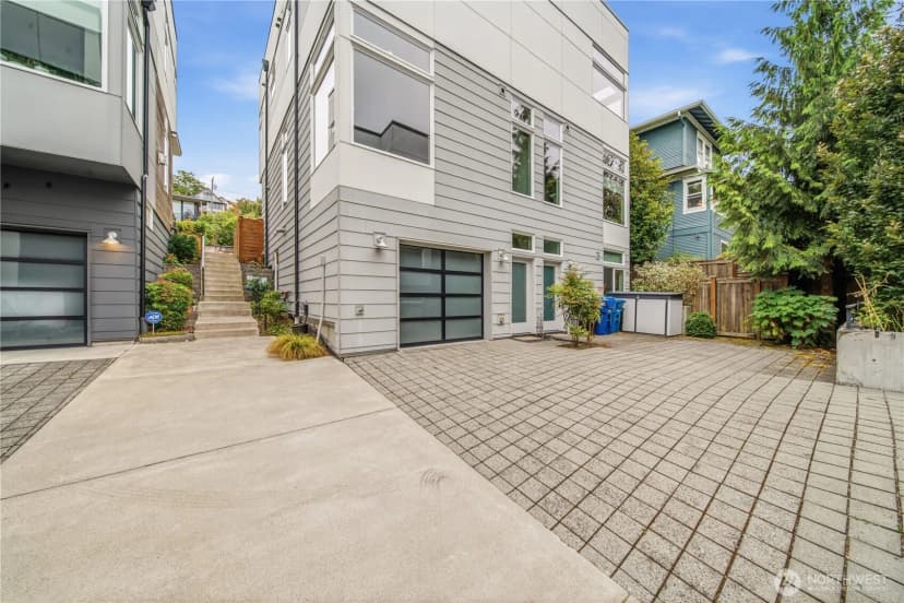 Property photo for 1921 8th Avenue W, Seattle photo 3