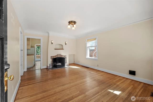 Property photo for 1718 Ne 88th Street, Seattle photo 3