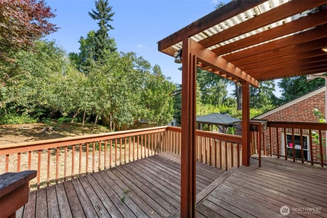 Property photo for 1718 Ne 88th Street, Seattle photo 2
