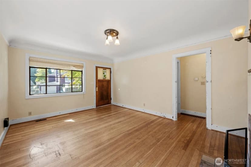 Property photo for 1718 Ne 88th Street, Seattle photo 8