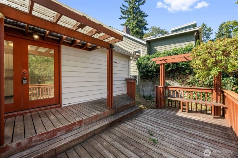 Property photo for 1718 Ne 88th Street, Seattle photo 23