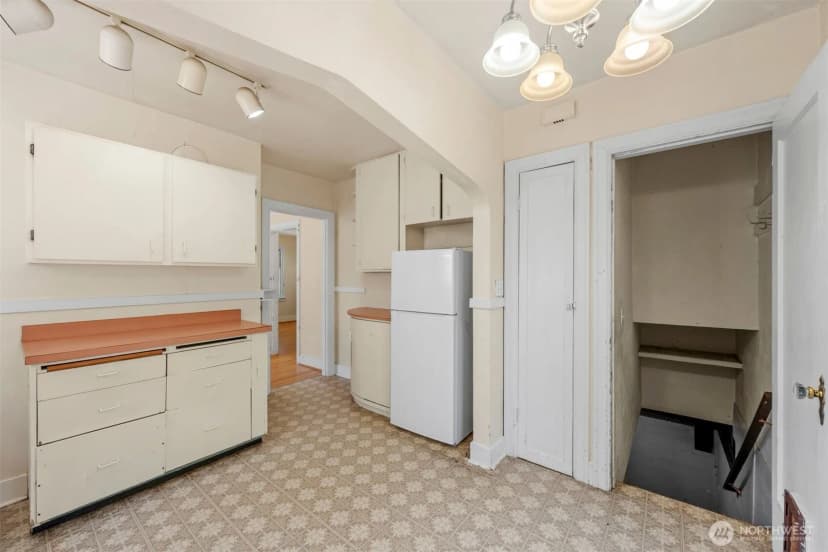 Property photo for 1718 Ne 88th Street, Seattle photo 15