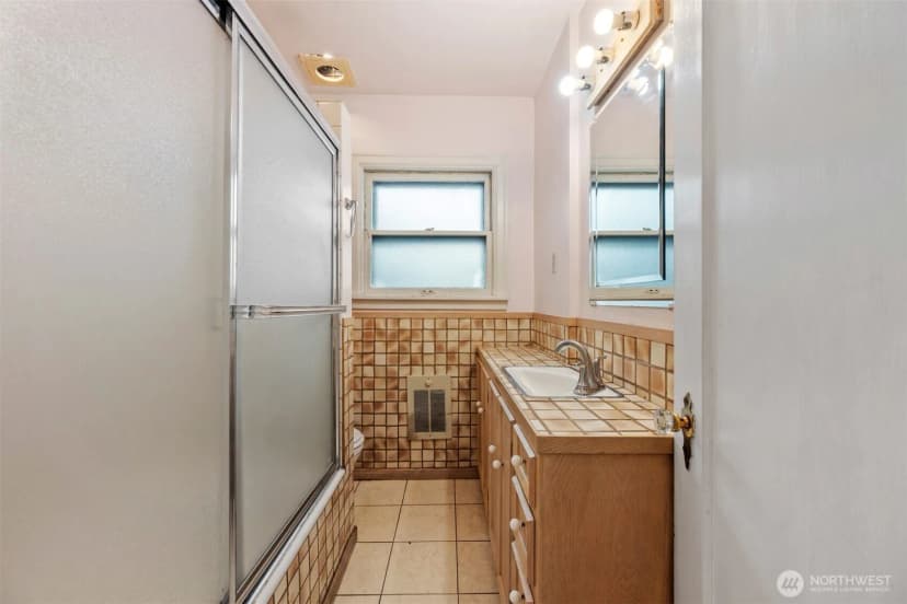 Property photo for 1718 Ne 88th Street, Seattle photo 14