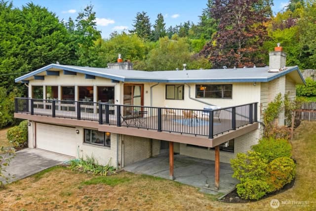 Property photo for 17207 76th Avenue W, Edmonds photo 3
