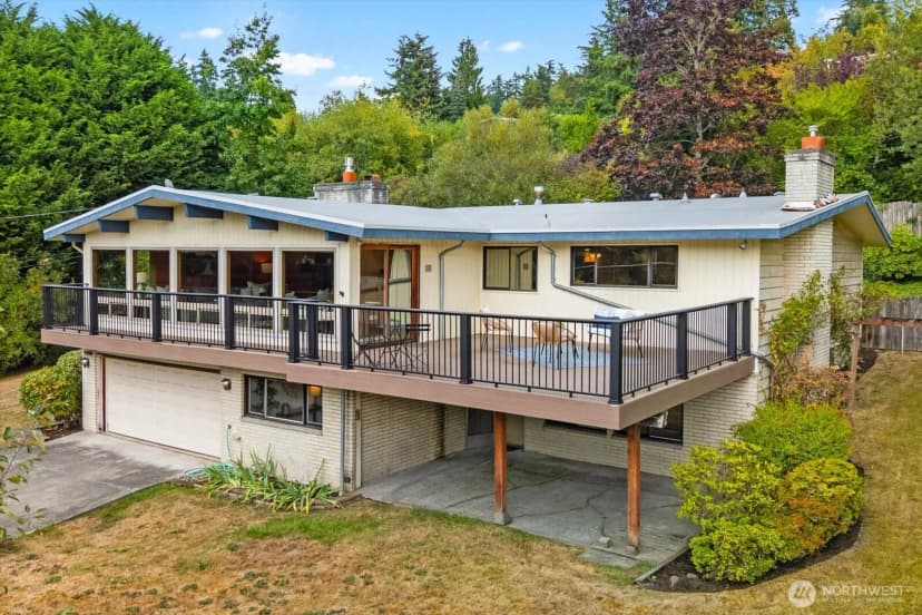 Property photo for 17207 76th Avenue W, Edmonds photo 3