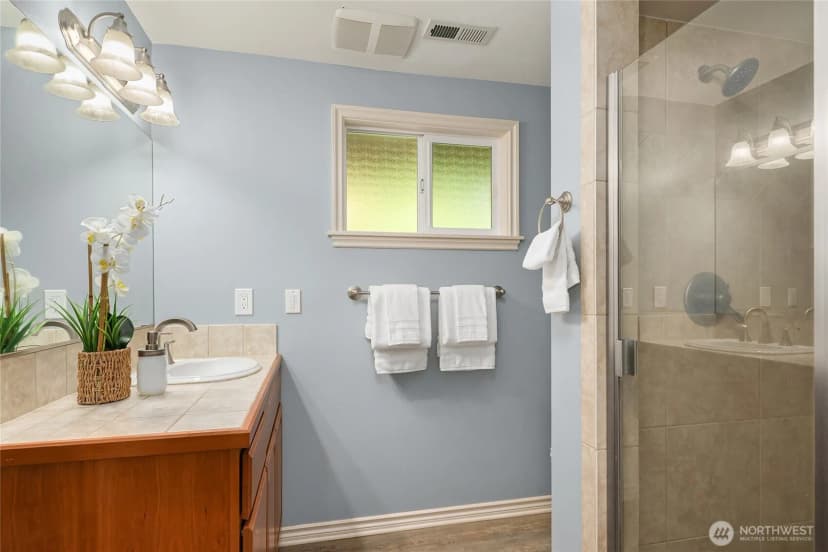 Property photo for 4909 122nd Avenue Se, Bellevue photo 24