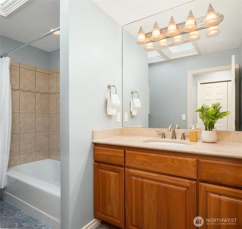 Property photo for 4909 122nd Avenue Se, Bellevue photo 17