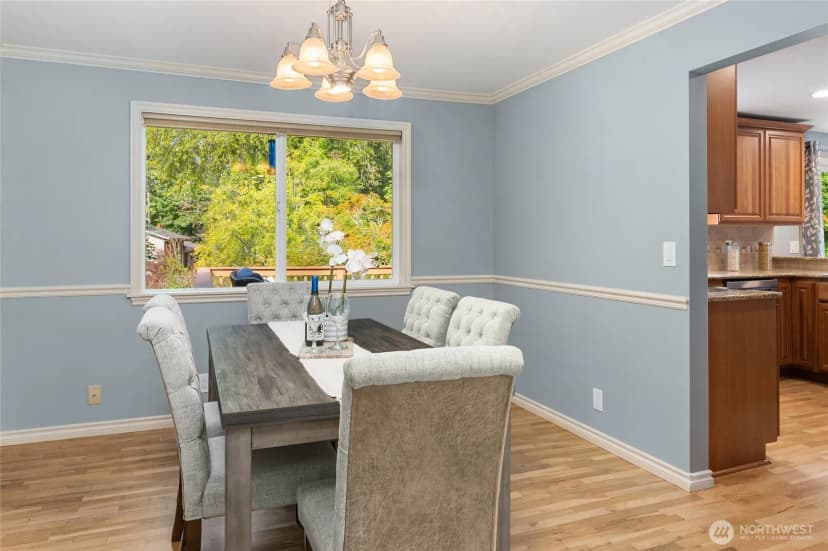 Property photo for 4909 122nd Avenue Se, Bellevue photo 6