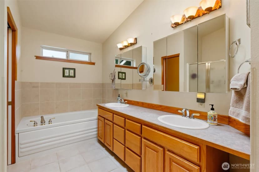 Property photo for 19810 Ne 98th Avenue, Bothell photo 31