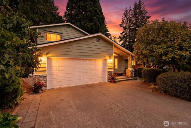 Property photo for 19810 Ne 98th Avenue, Bothell photo 2