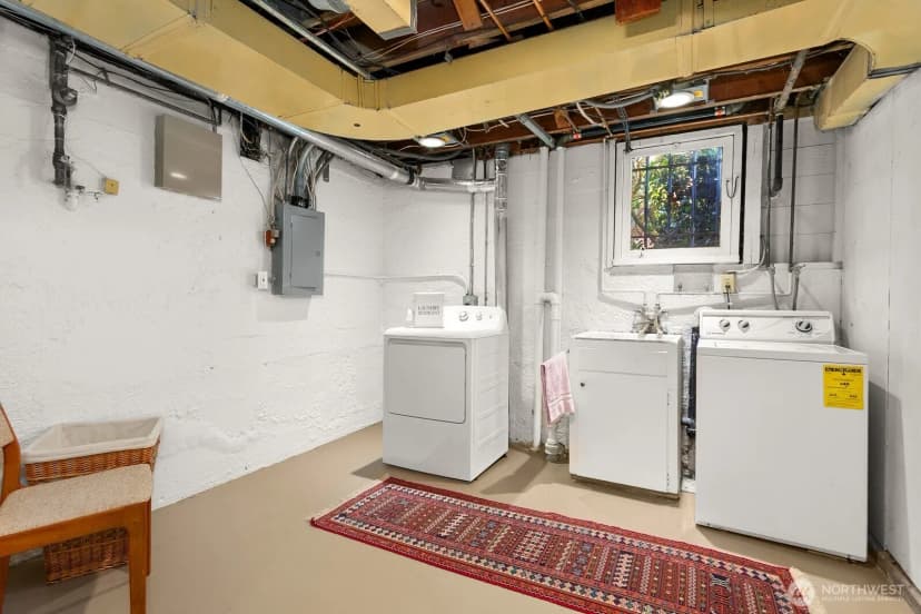 Property photo for 2472 Montavista Place W, Seattle photo 27