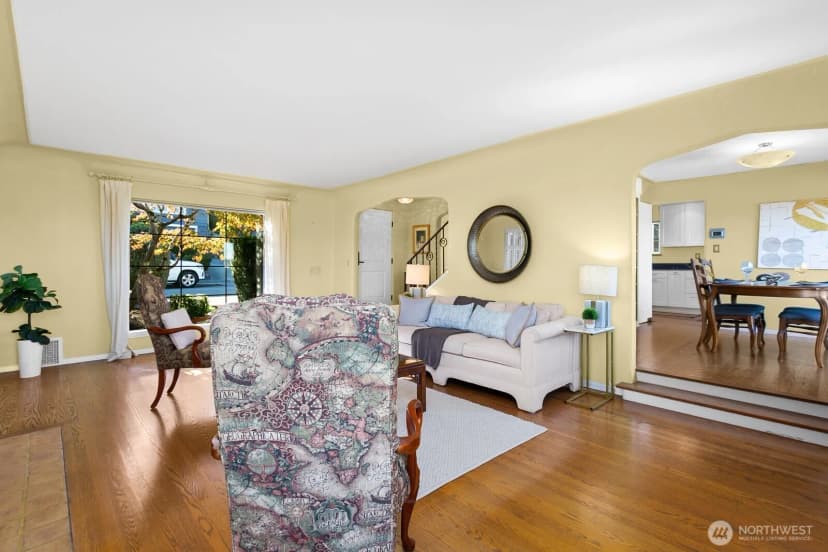 Property photo for 2472 Montavista Place W, Seattle photo 5