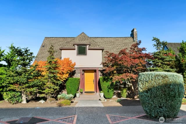 Property photo for 2472 Montavista Place W, Seattle