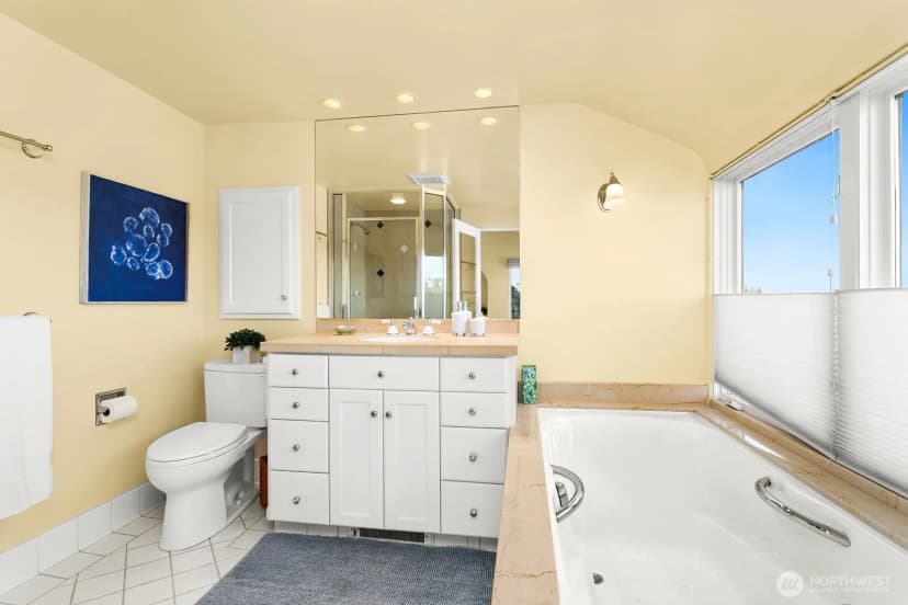 Property photo for 2472 Montavista Place W, Seattle photo 18