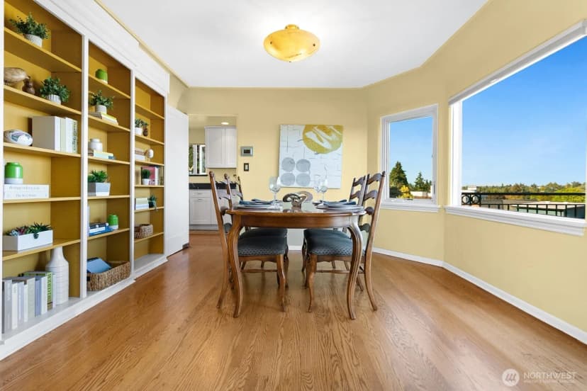 Property photo for 2472 Montavista Place W, Seattle photo 7