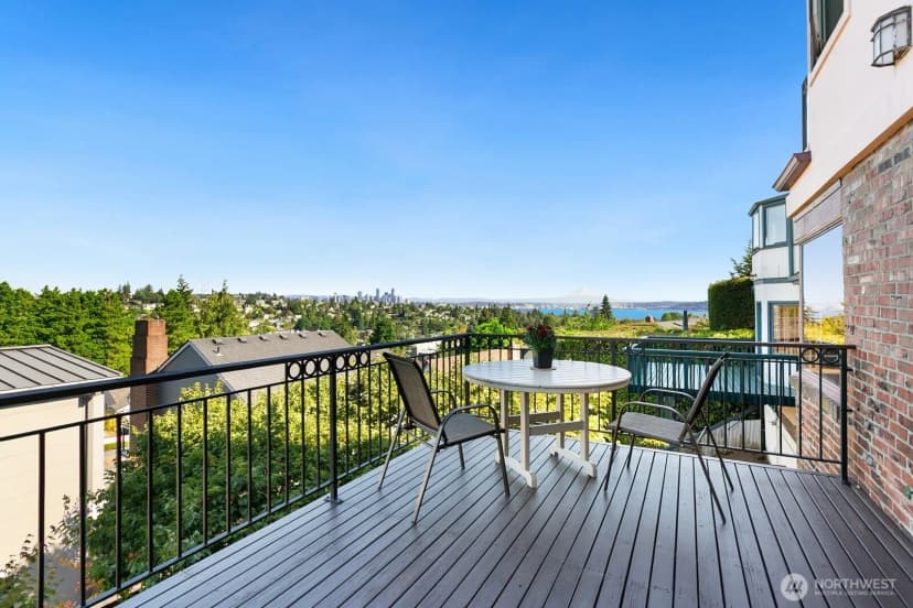 Property photo for 2472 Montavista Place W, Seattle photo 9