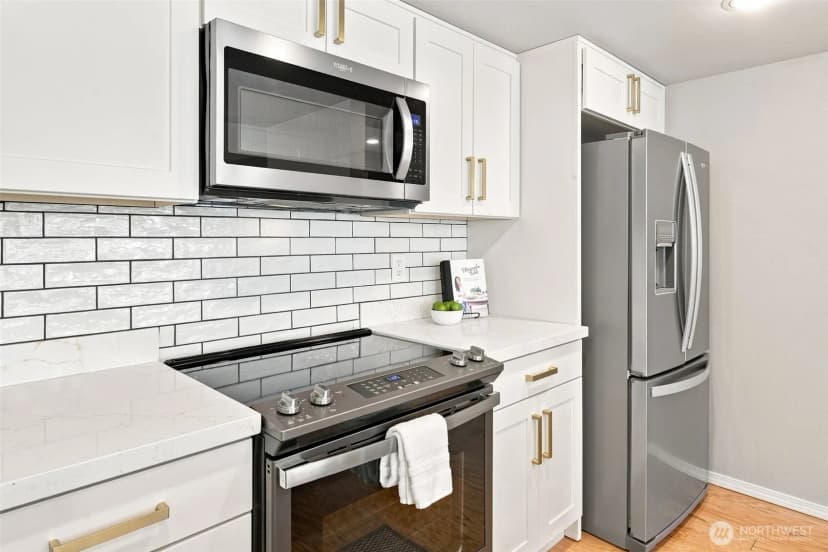 Property photo for 12506 26th Avenue Ne #a103, Seattle photo 18