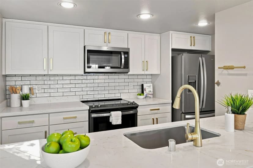 Property photo for 12506 26th Avenue Ne #a103, Seattle photo 14
