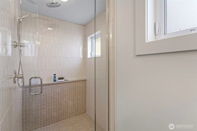 Property photo for 9309 132nd Avenue Ne, Kirkland photo 33