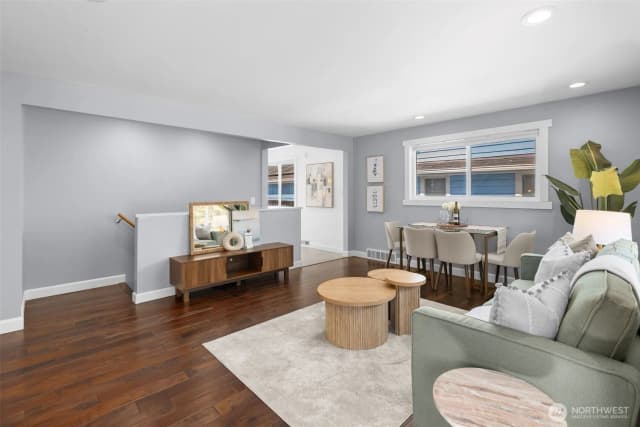 Property photo for 7925 15th Avenue Sw, Seattle photo 4