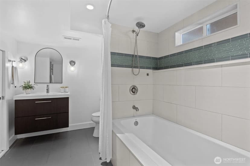 Property photo for 7925 15th Avenue Sw, Seattle photo 33