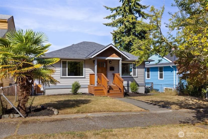 Property photo for 7925 15th Avenue Sw, Seattle photo 2
