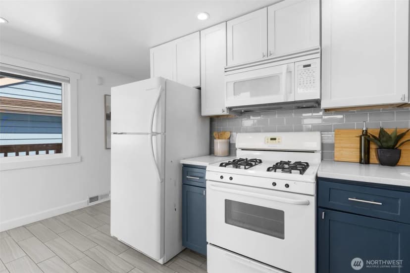 Property photo for 7925 15th Avenue Sw, Seattle photo 13