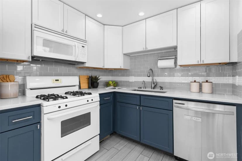 Property photo for 7925 15th Avenue Sw, Seattle photo 12