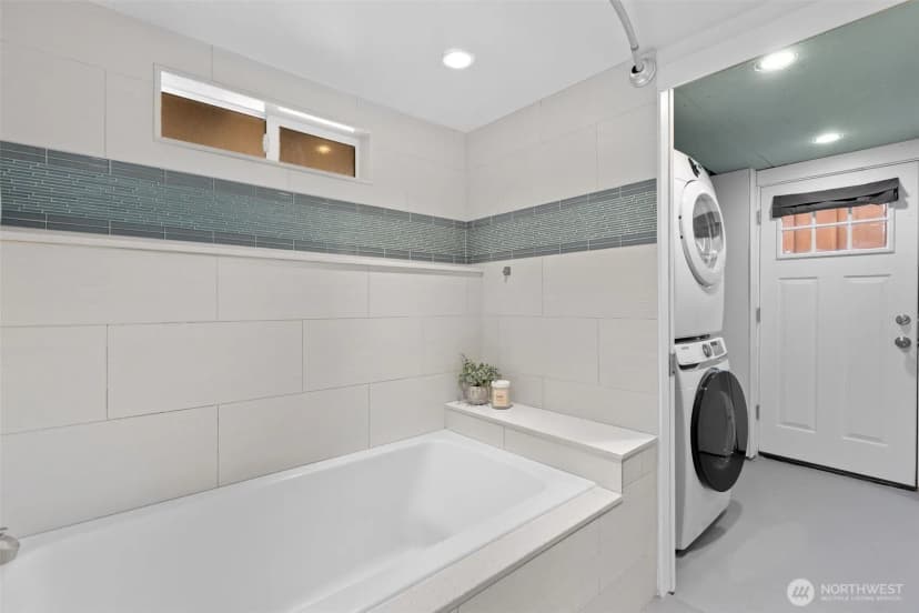 Property photo for 7925 15th Avenue Sw, Seattle photo 34