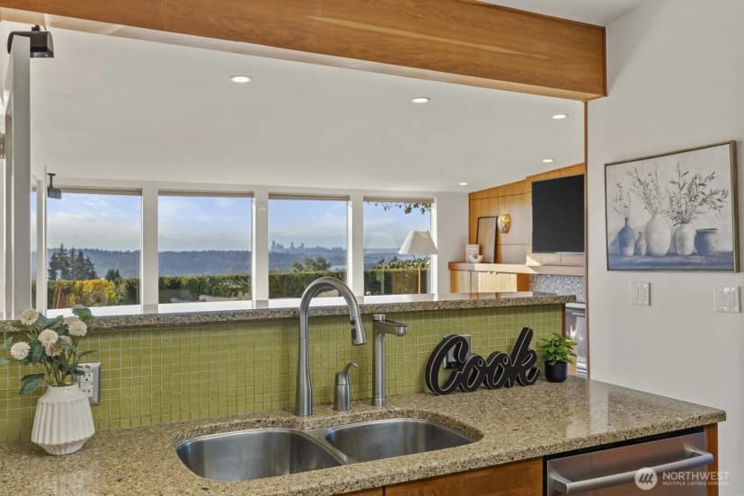Property photo for 4342 Somerset Boulevard Se, Bellevue photo 18