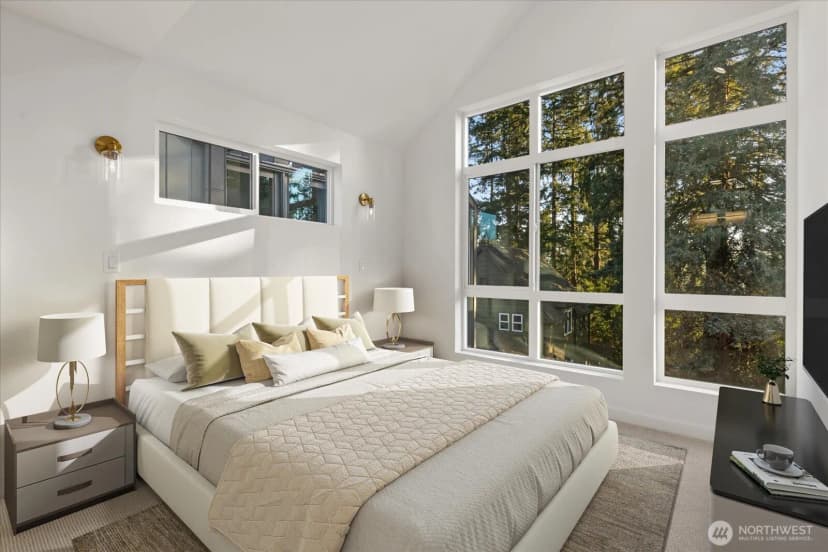 Property photo for 10748 Interlake Avenue N, Seattle photo 13