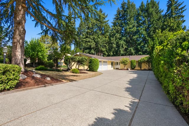 Property photo for 1012 179th Place Ne, Bellevue photo 2