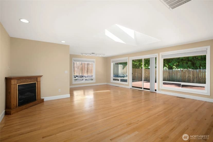 Property photo for 1012 179th Place Ne, Bellevue photo 9