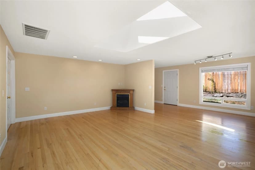 Property photo for 1012 179th Place Ne, Bellevue photo 10
