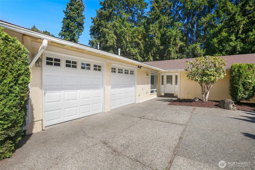Property photo for 1012 179th Place Ne, Bellevue photo 3