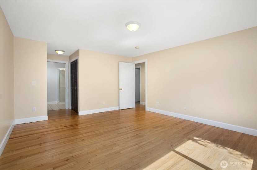 Property photo for 1012 179th Place Ne, Bellevue photo 12