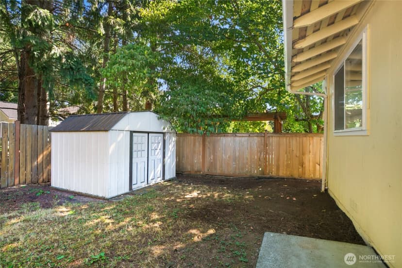 Property photo for 1012 179th Place Ne, Bellevue photo 21