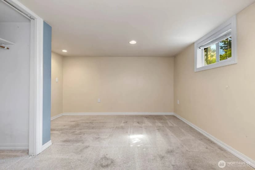 Property photo for 105 Wells Ave N, Renton photo 11