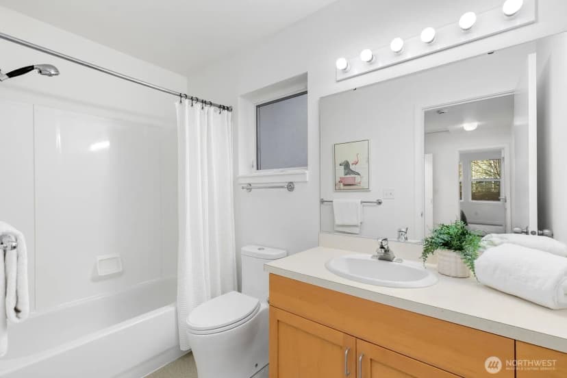 Property photo for 6726 35th Place S, Seattle photo 12