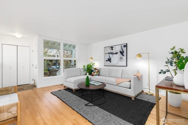 Property photo for 6726 35th Place S, Seattle photo 5