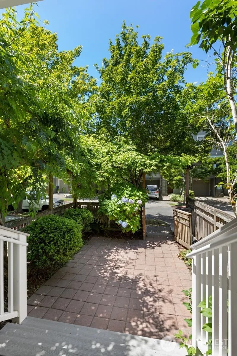 Property photo for 6726 35th Place S, Seattle photo 3