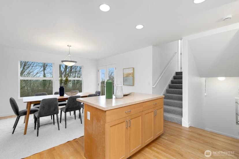Property photo for 6726 35th Place S, Seattle photo 8